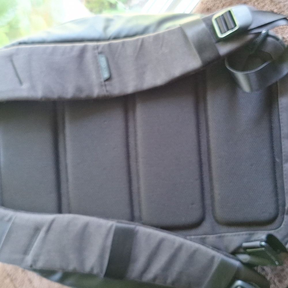 Incase City Compact Backpack - Picture 6 of 7